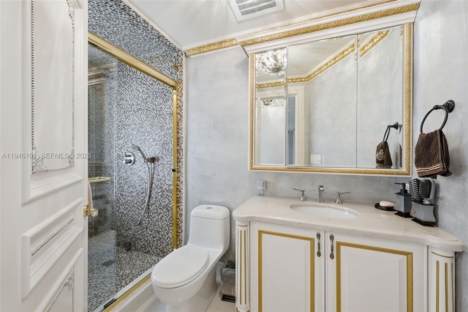 GOLDEN BEACH SEC F - Residential