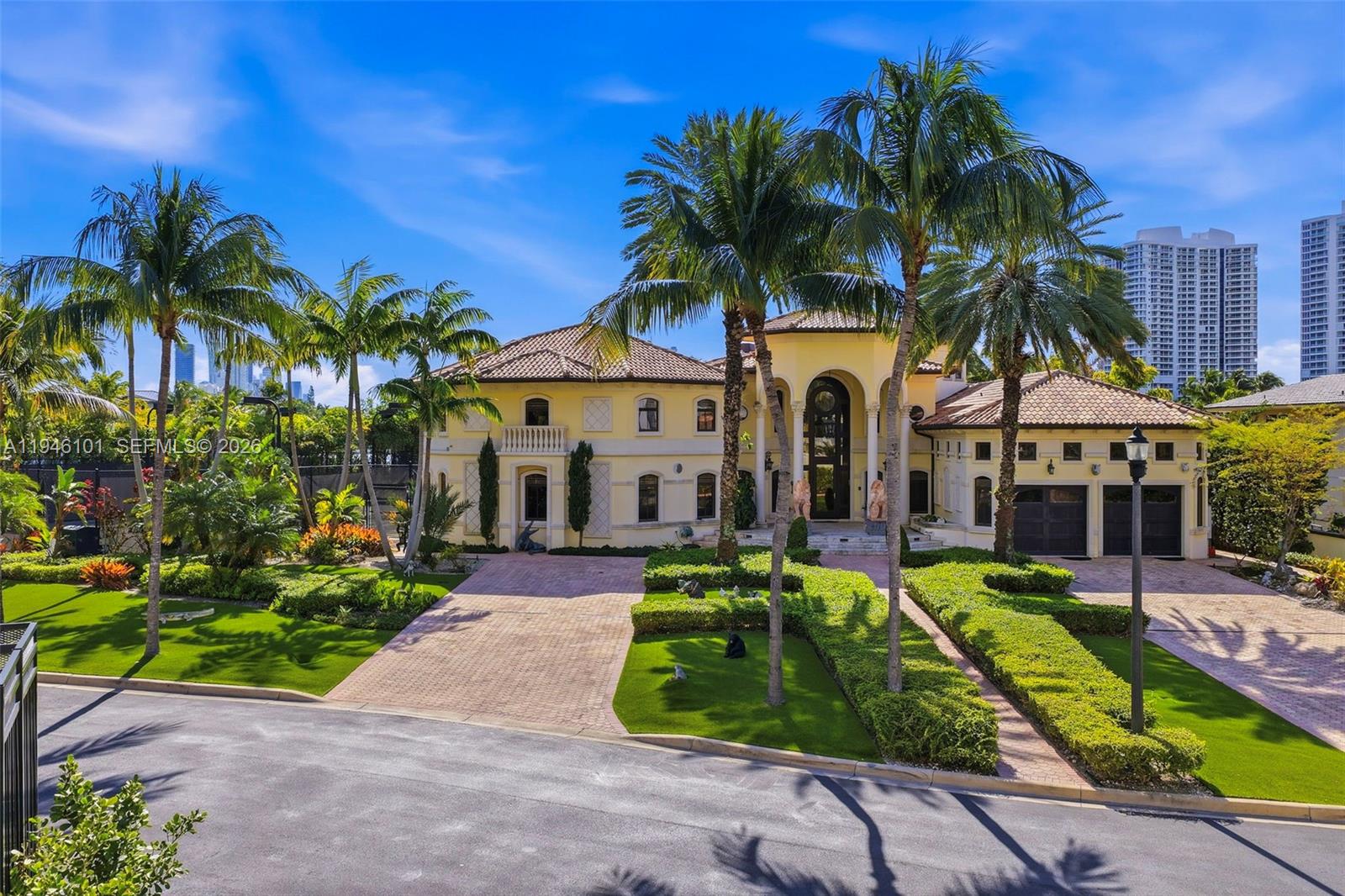 GOLDEN BEACH SEC F - Residential