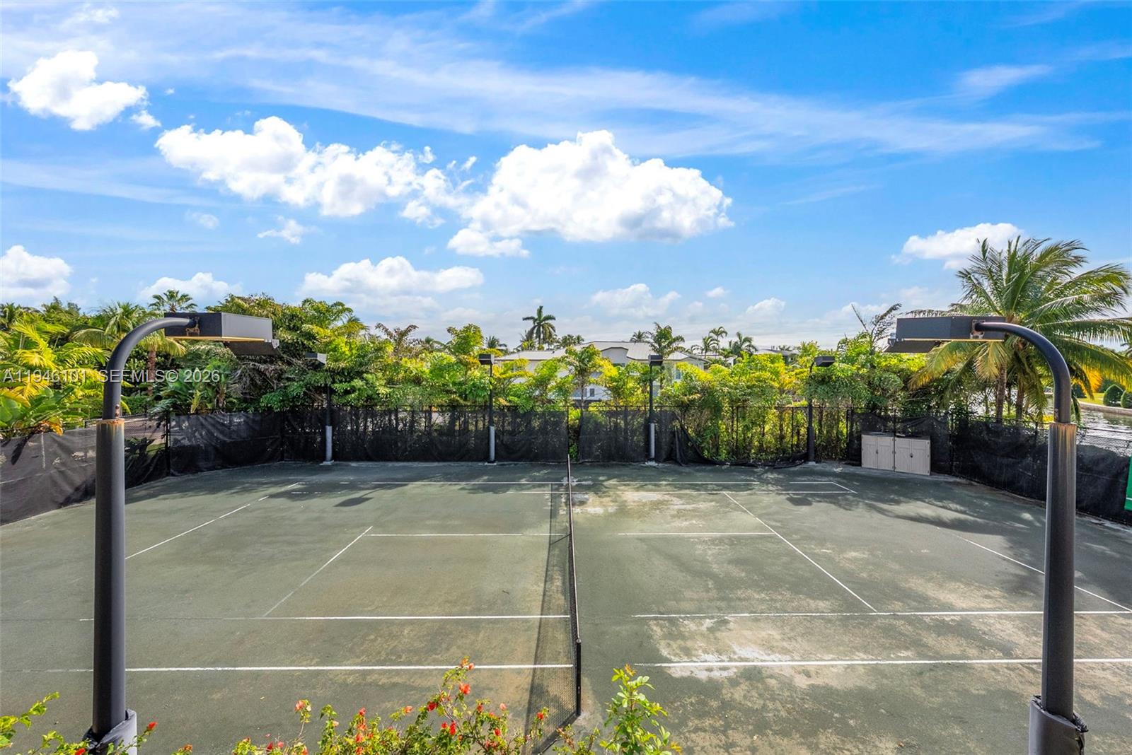 GOLDEN BEACH SEC F - Residential