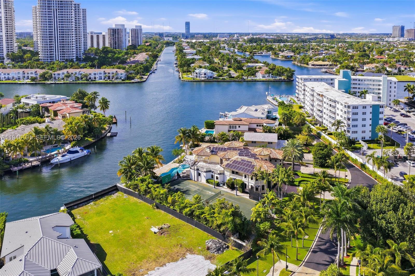 GOLDEN BEACH SEC F - Residential