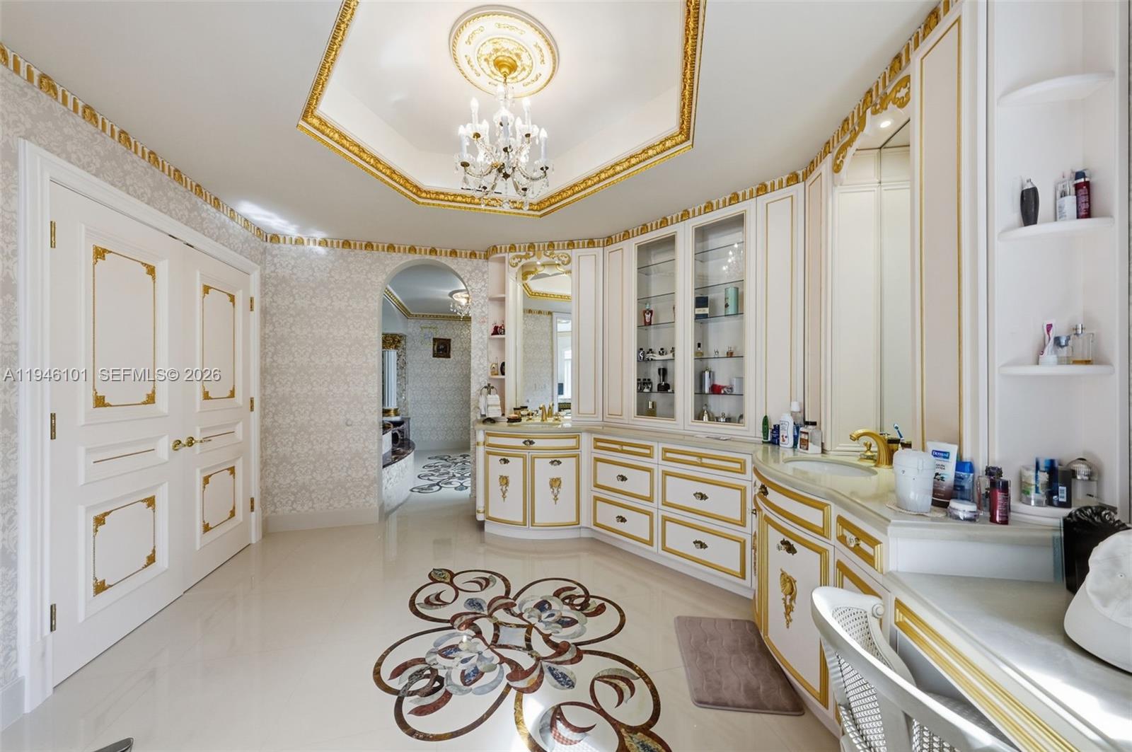 GOLDEN BEACH SEC F - Residential