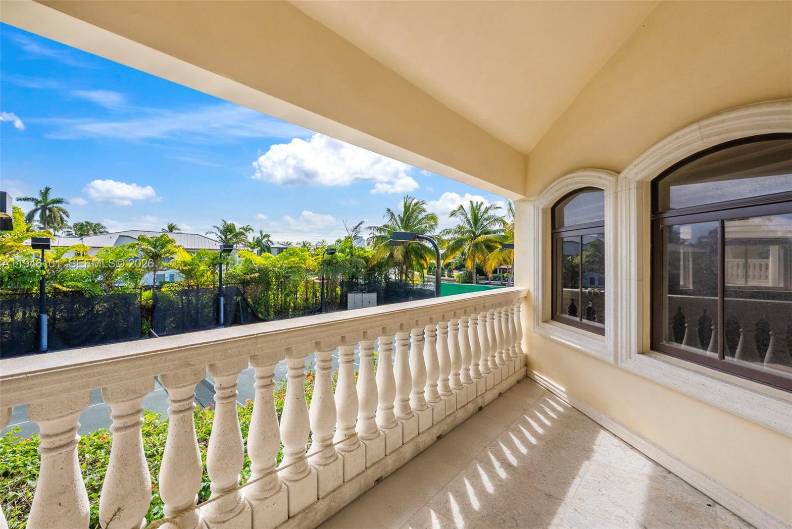 GOLDEN BEACH SEC F - Residential