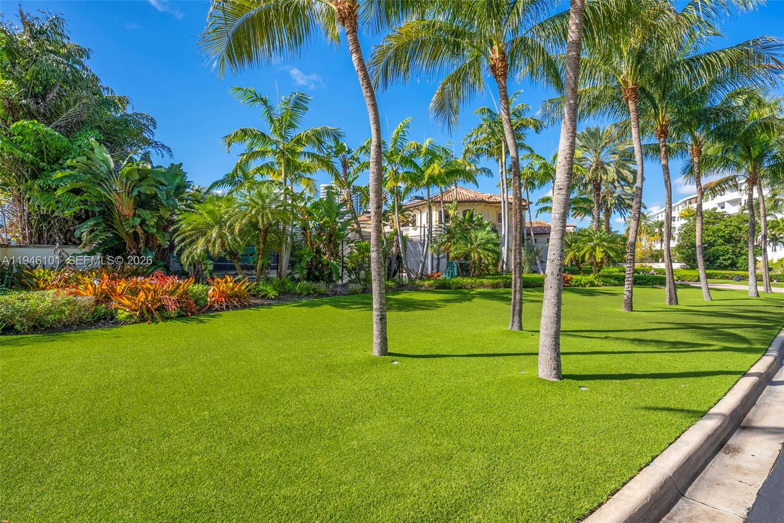 GOLDEN BEACH SEC F - Residential