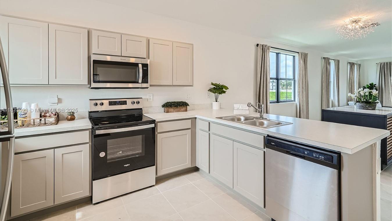 Palm Cay - Residential