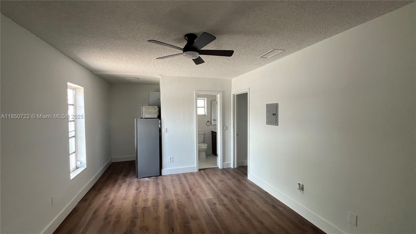 For Rent - Beautifully updated and move-in ready, this studio with 1 bathroom offers modern living in the heart of Allapattah. Enjoy a sleek kitchen with stainless steel appliances, granite countertops, in-unit washer and dryer, and stylish contemporary finishes throughout. Includes one assigned parking space and access to a shared backyard green area — perfect for relaxing or enjoying the outdoors. Conveniently located just minutes from Wynwood, Downtown Miami, and with quick access to major highways. Don’t miss this opportunity to live in one of Miami’s most vibrant neighborhoods!