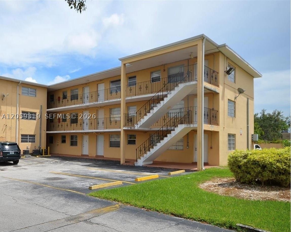 3855 SW 79th Ave 27, Miami FL 33155