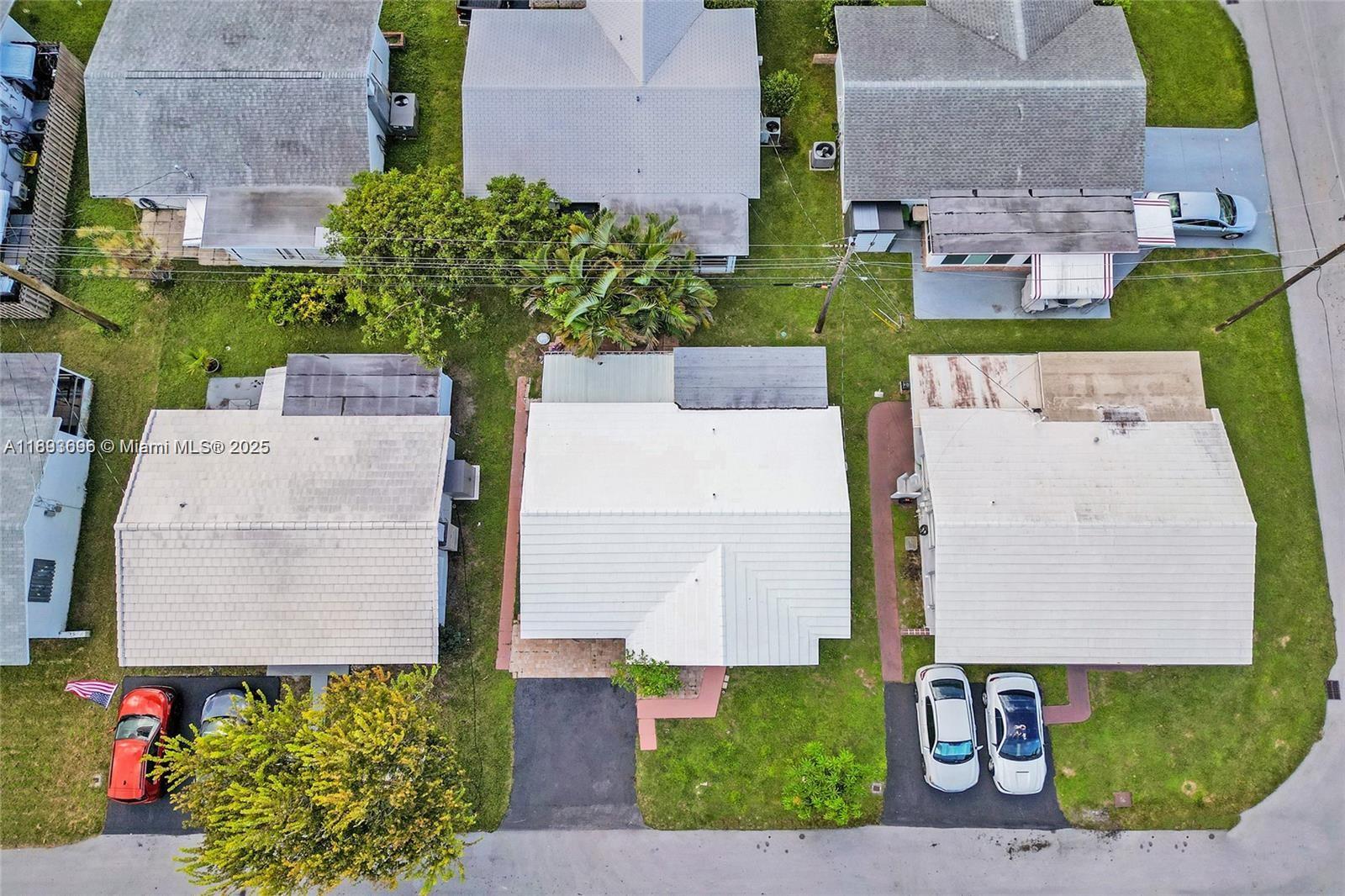 TAMARAC LAKES - Residential