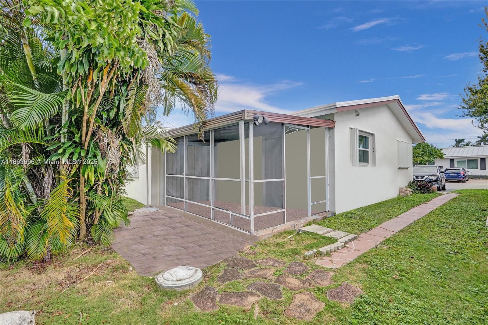 TAMARAC LAKES - Residential