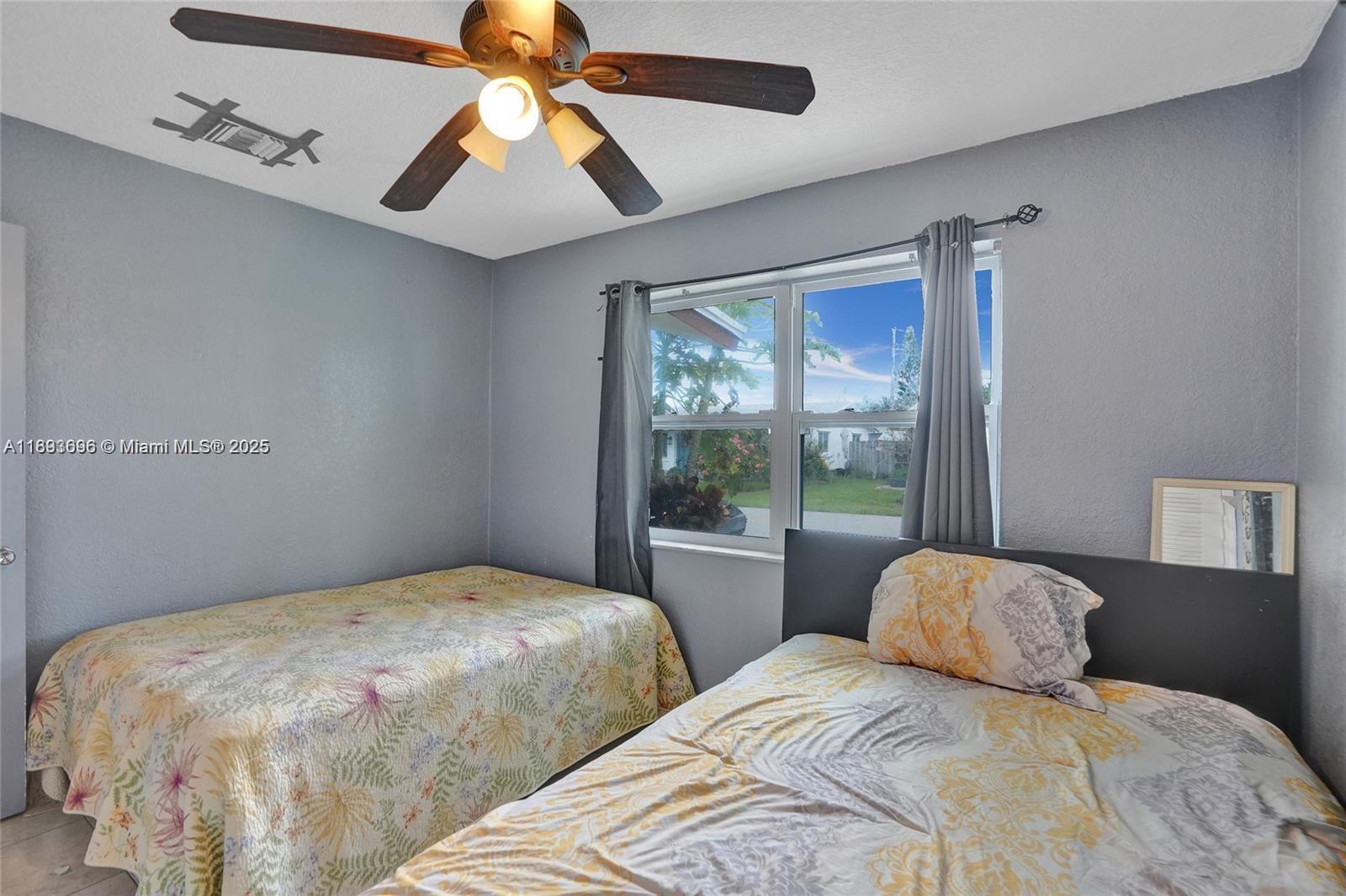 TAMARAC LAKES - Residential