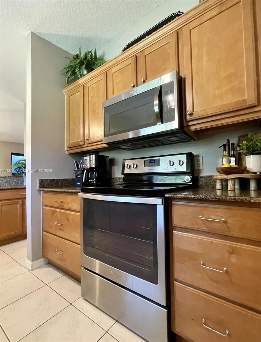 LAS PALMAS - Residential Lease