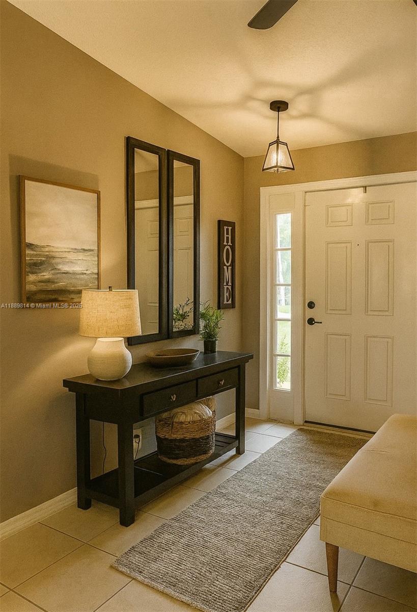 LAS PALMAS - Residential Lease