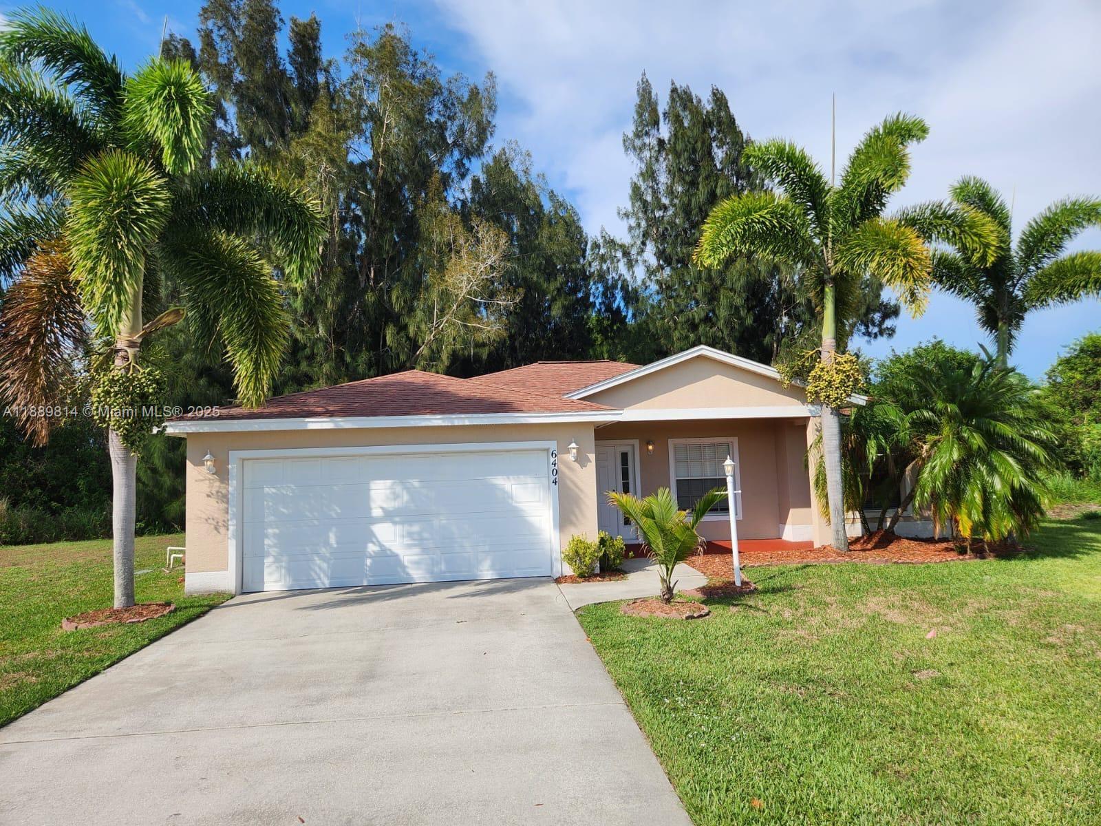 LAS PALMAS - Residential Lease