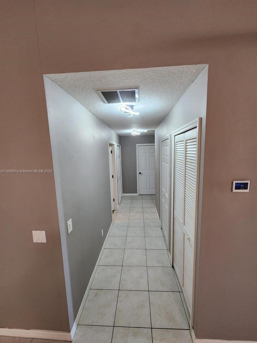 LAS PALMAS - Residential Lease