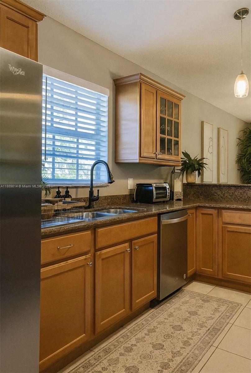 LAS PALMAS - Residential Lease