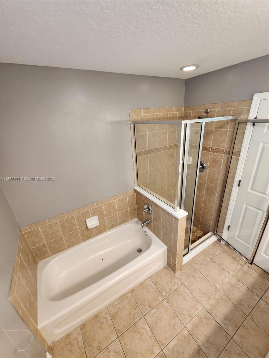 LAS PALMAS - Residential Lease