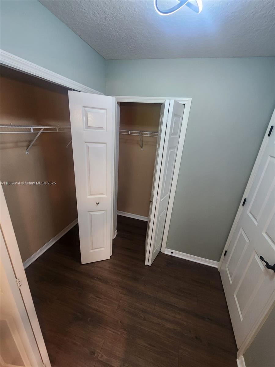 LAS PALMAS - Residential Lease