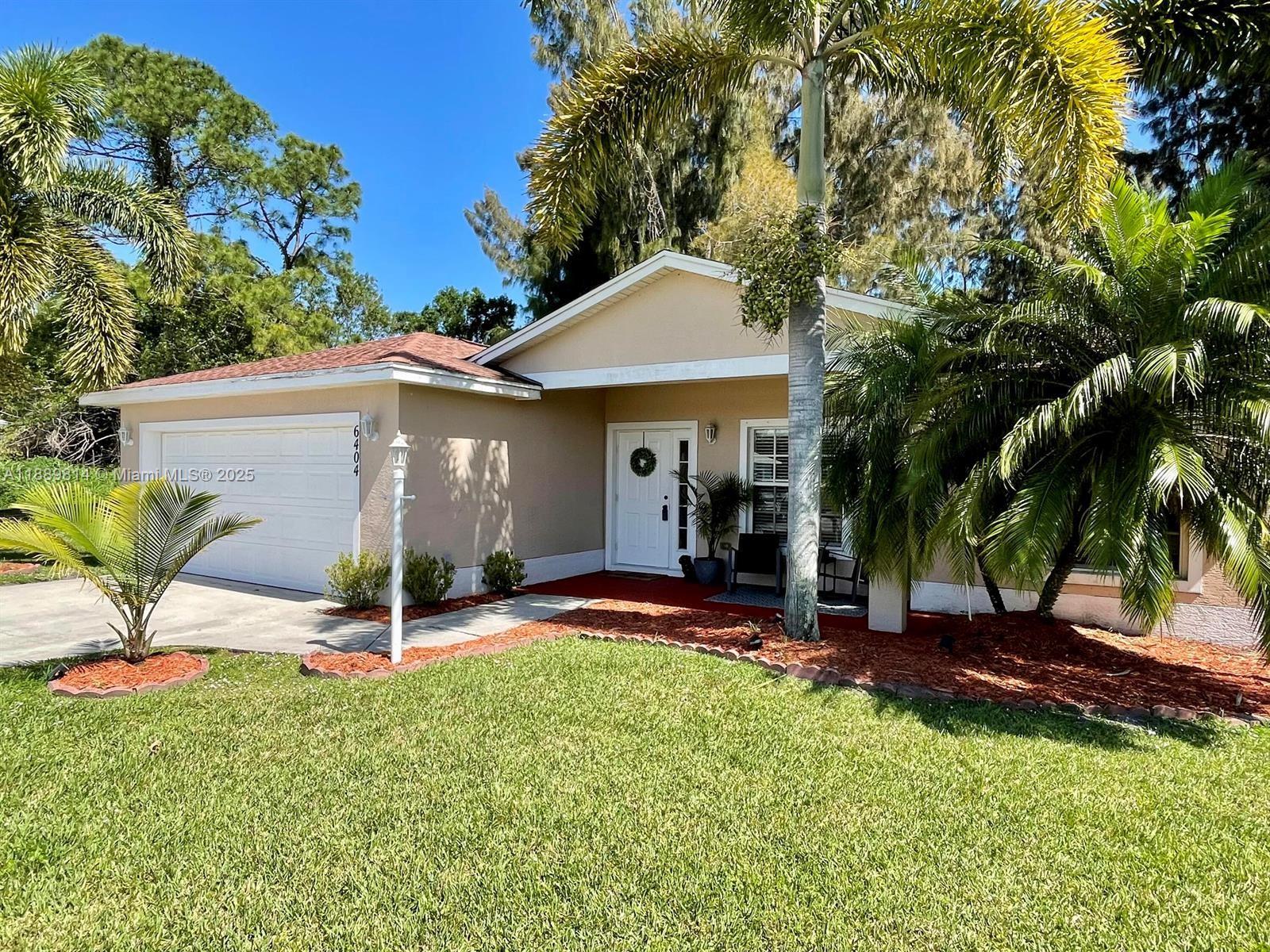 LAS PALMAS - Residential Lease