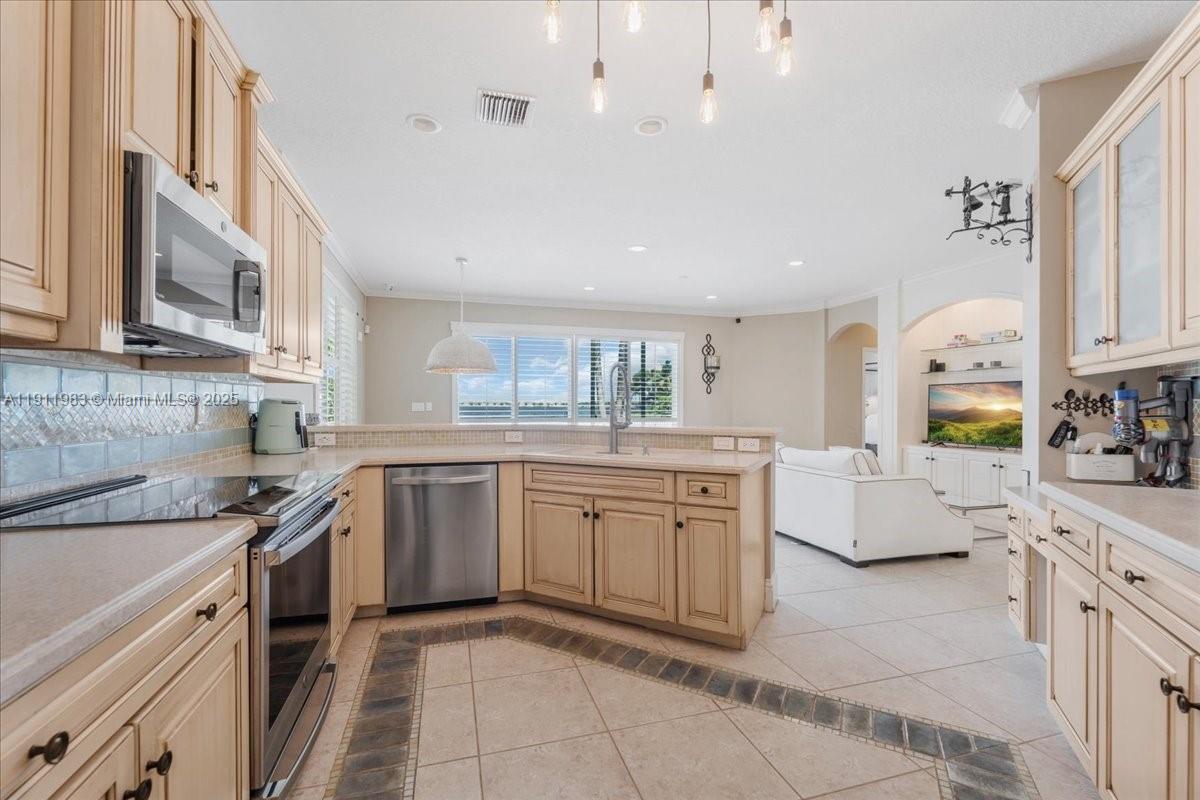 RIVIERA ISLES I - Residential Lease