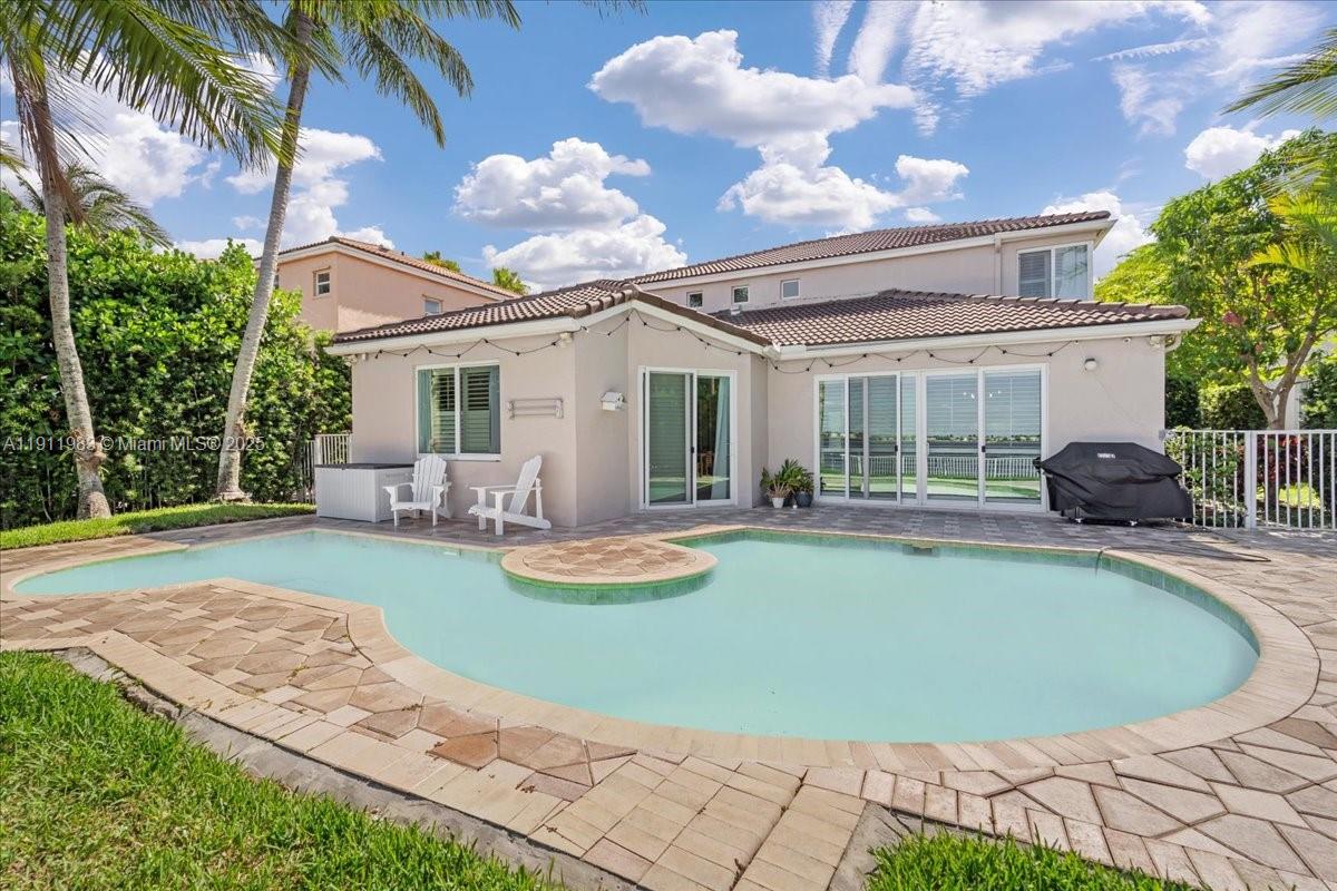 RIVIERA ISLES I - Residential Lease