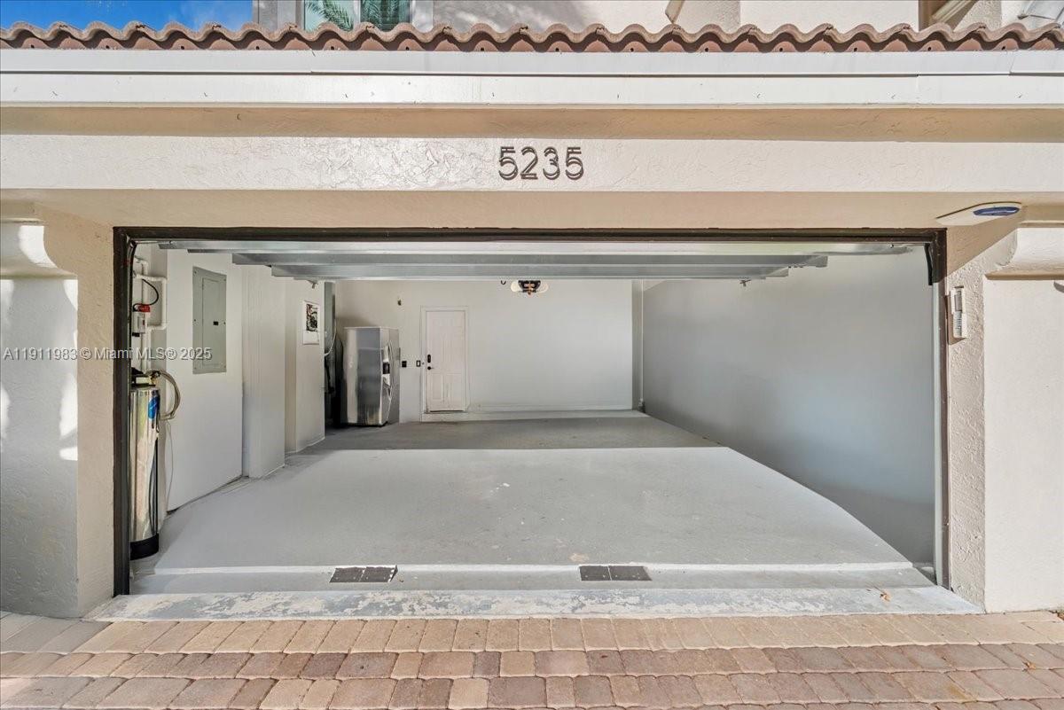 RIVIERA ISLES I - Residential Lease