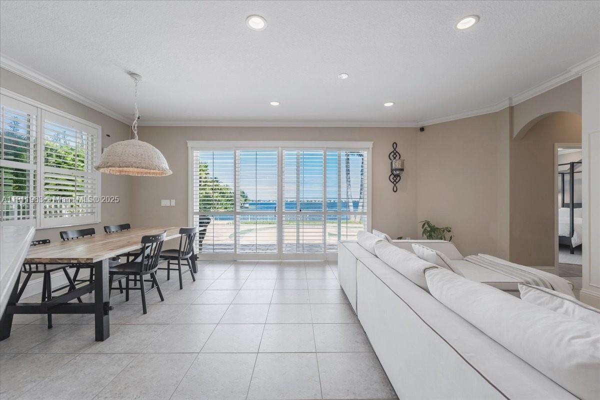 RIVIERA ISLES I - Residential Lease