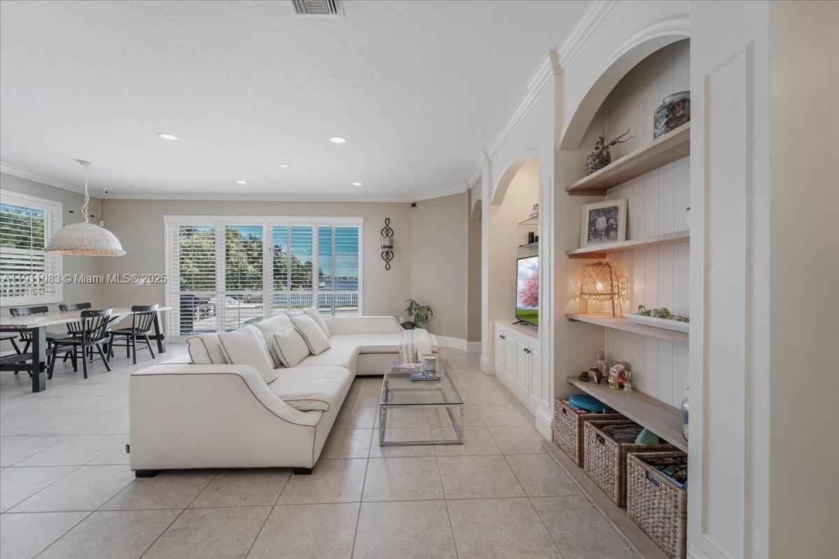 RIVIERA ISLES I - Residential Lease