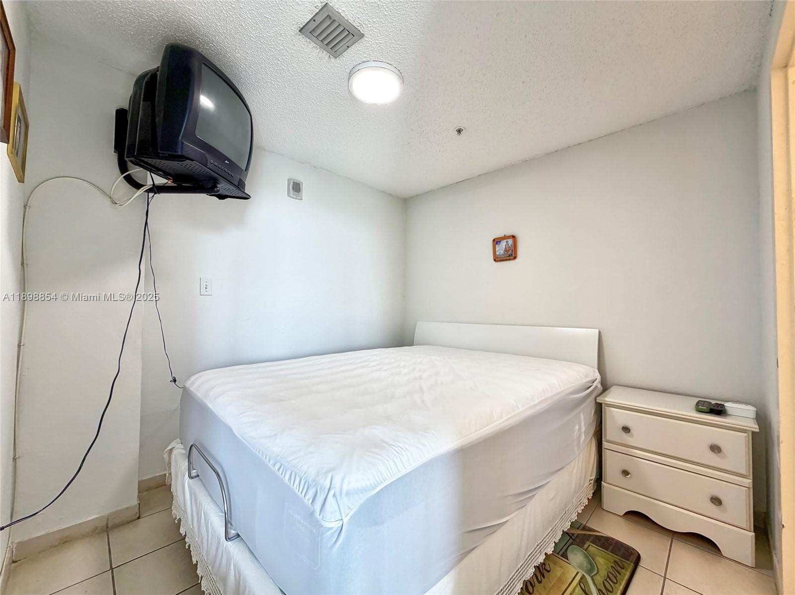 CLEARVIEW TOWERS CONDO - Residential