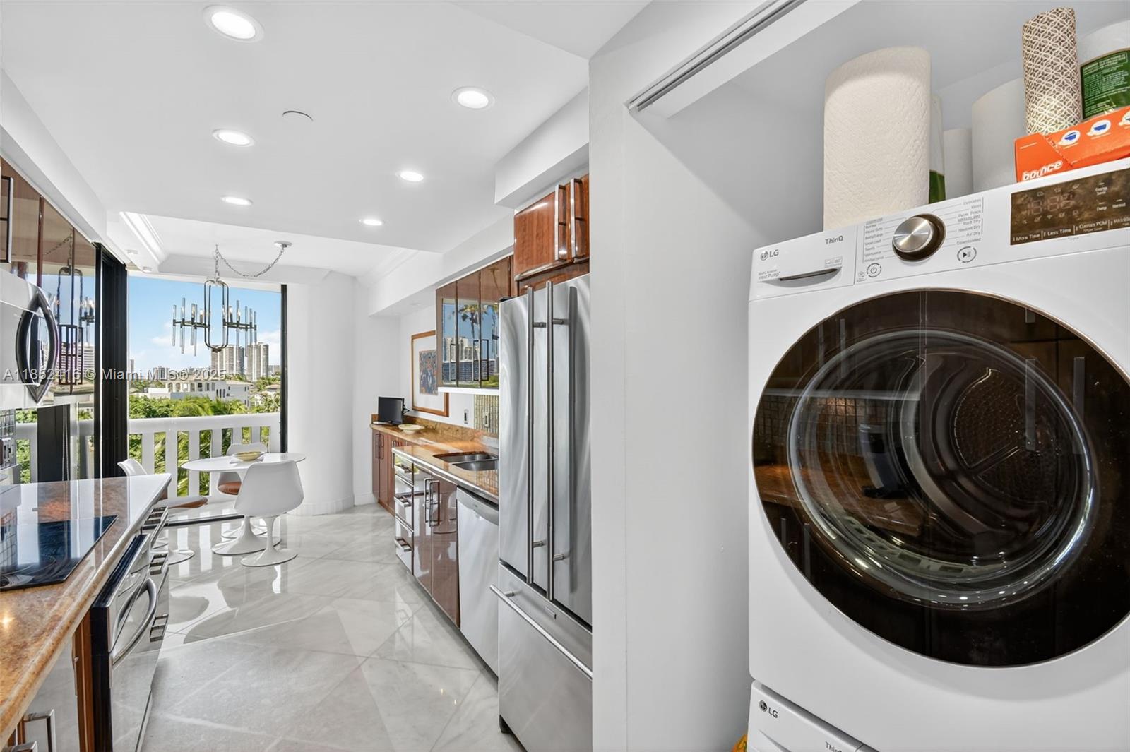 3000 ISL BLVD WILLIAMS IS - Residential