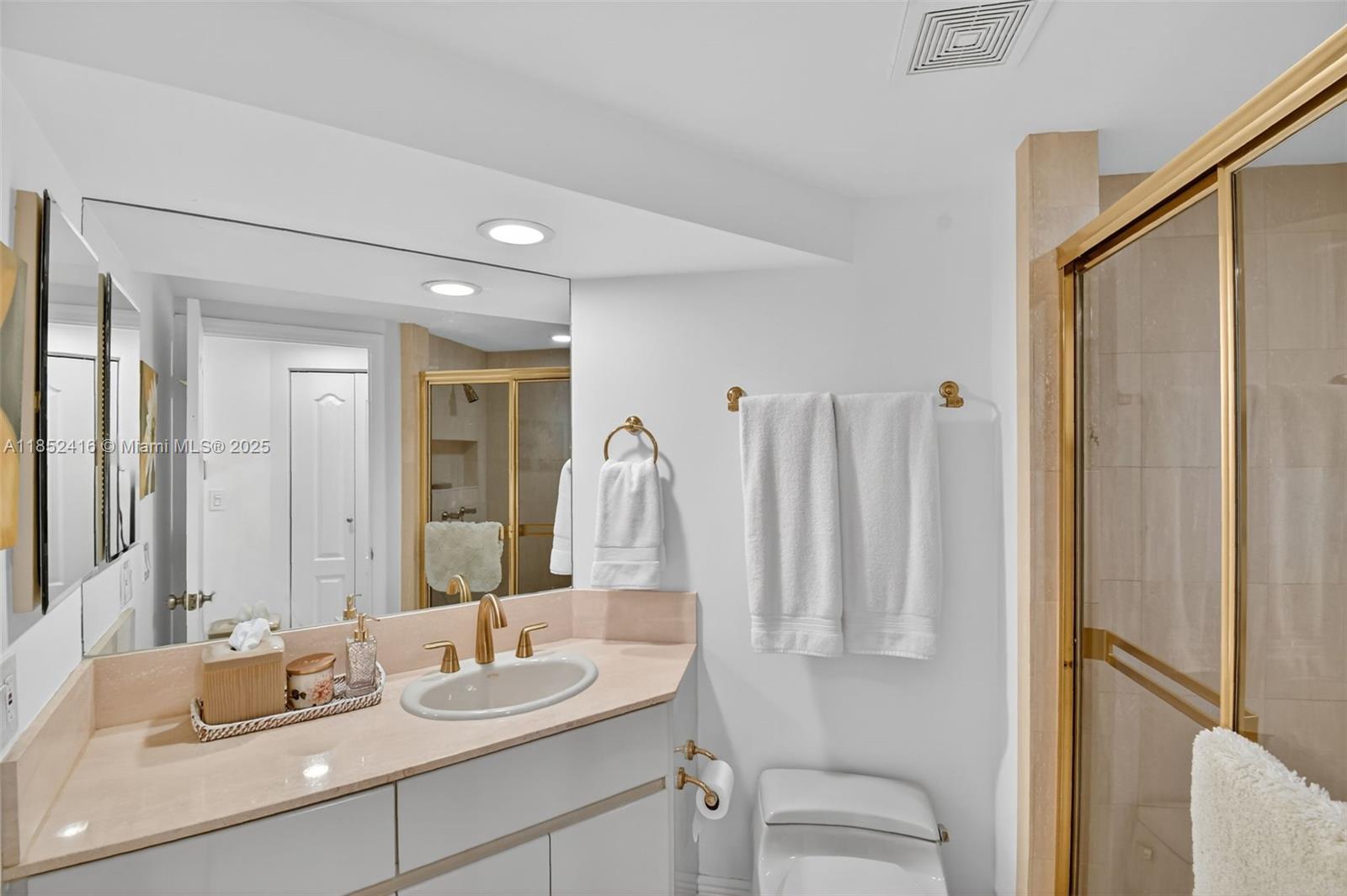 3000 ISL BLVD WILLIAMS IS - Residential