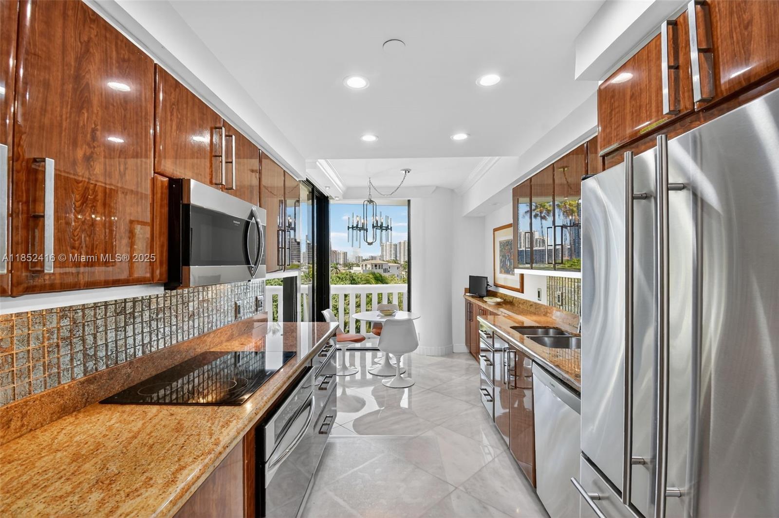 3000 ISL BLVD WILLIAMS IS - Residential