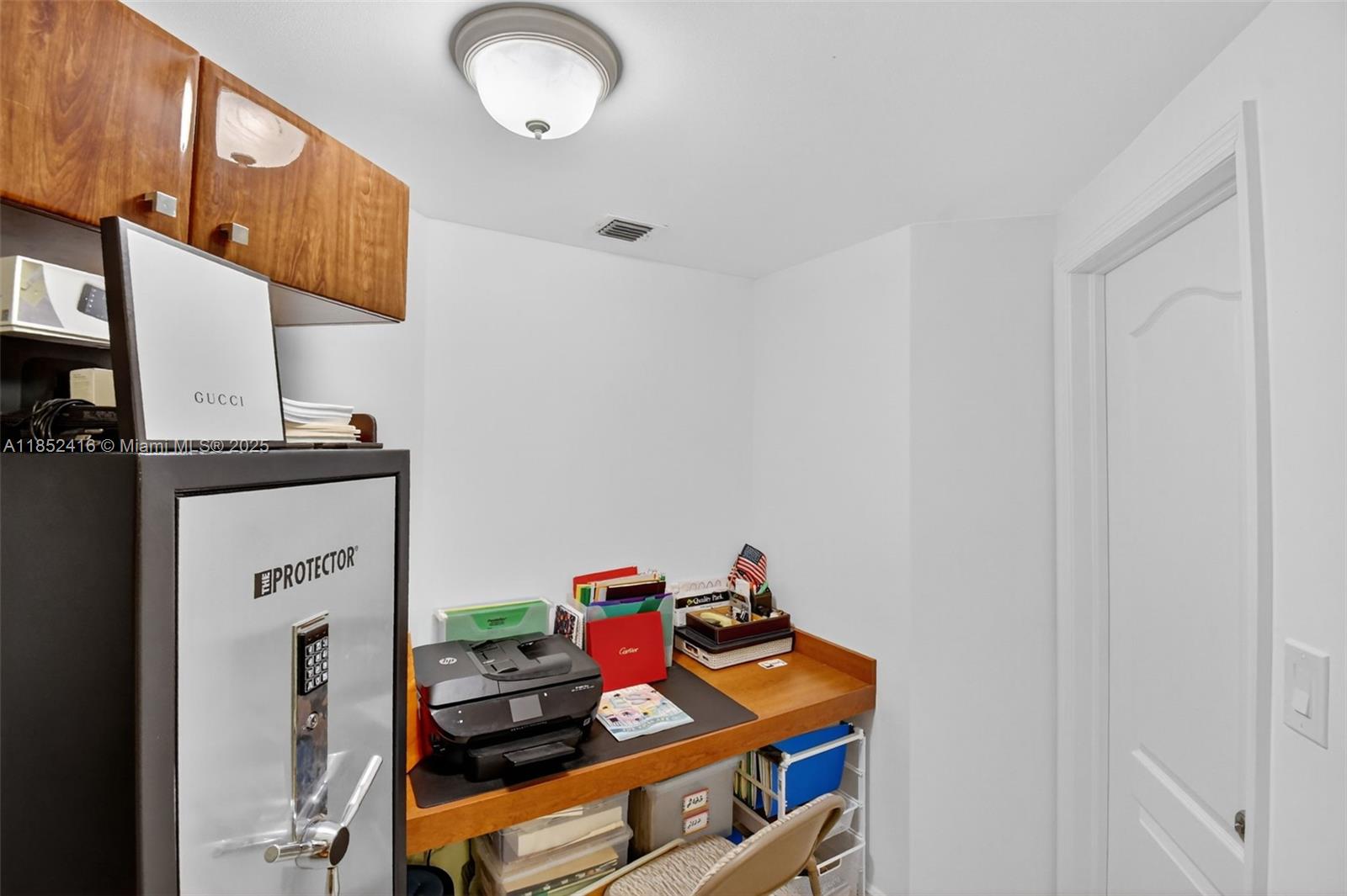 3000 ISL BLVD WILLIAMS IS - Residential