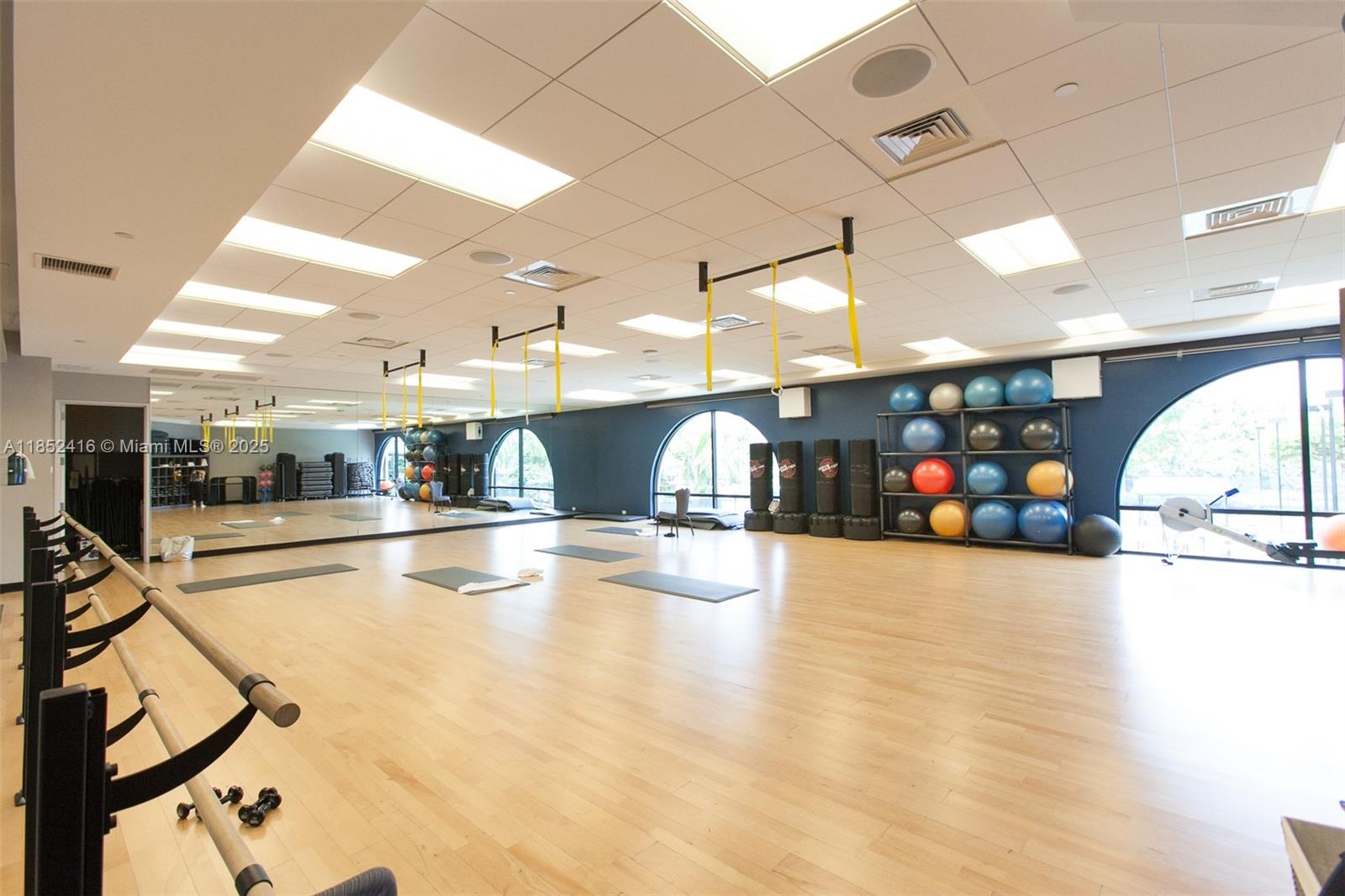 3000 ISL BLVD WILLIAMS IS - Residential