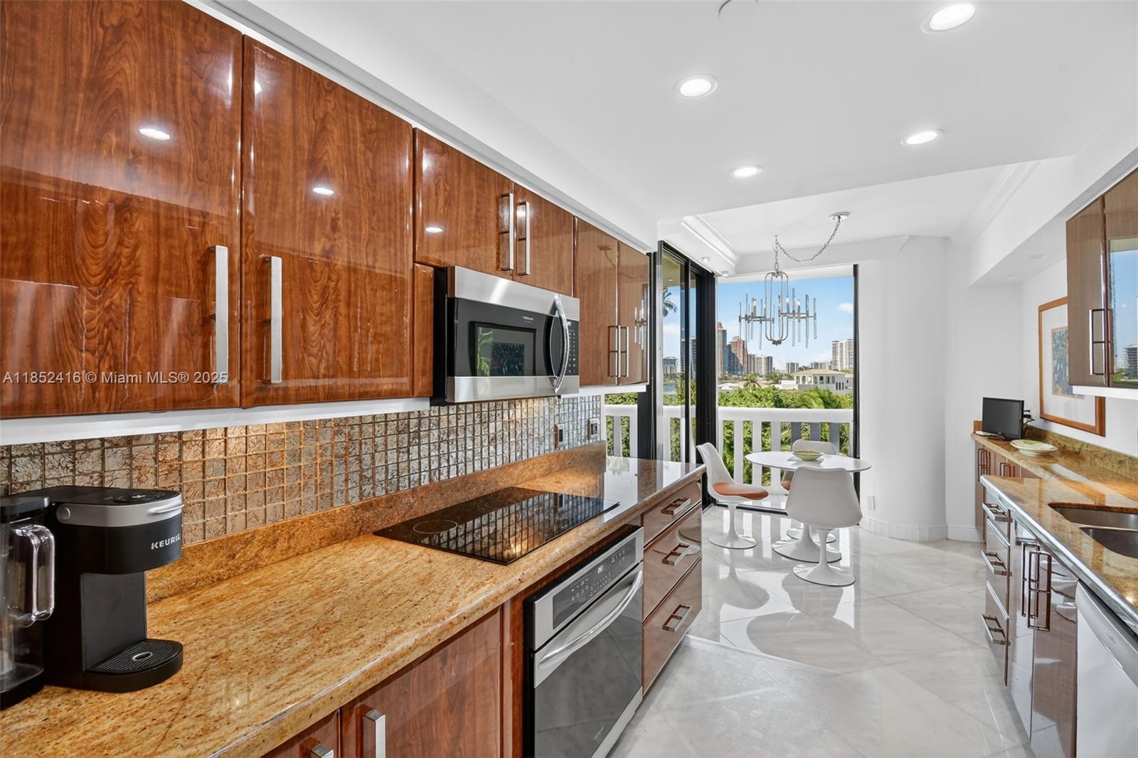 3000 ISL BLVD WILLIAMS IS - Residential