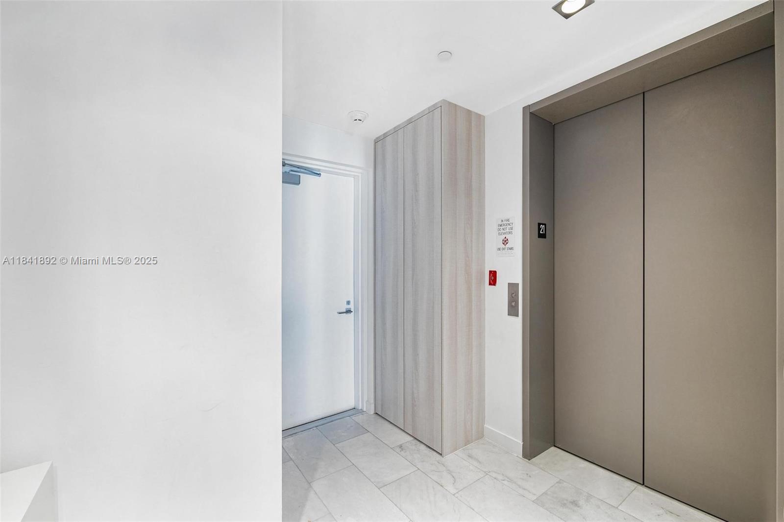 PARAISO BAY CONDO - Residential