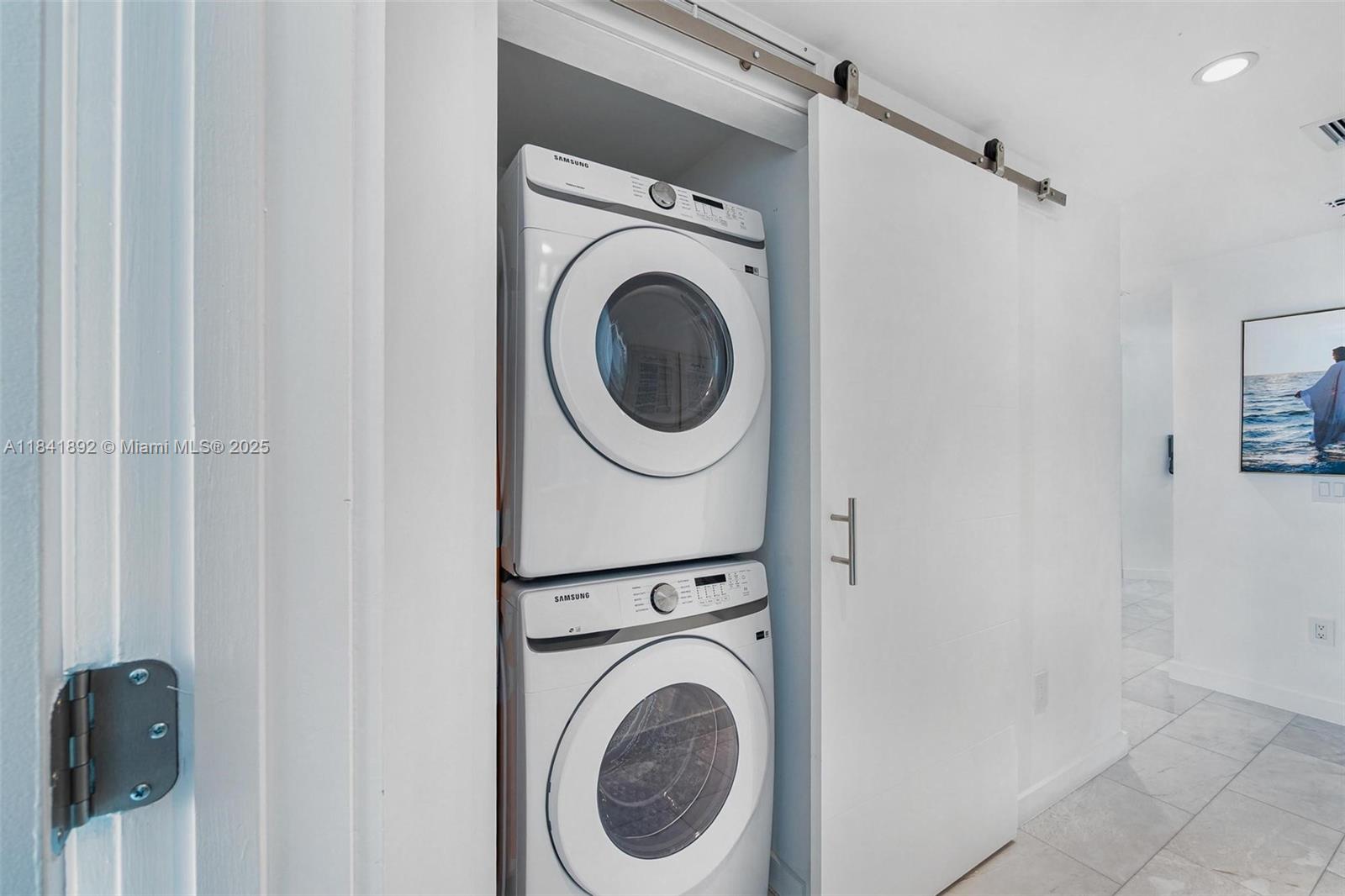 PARAISO BAY CONDO - Residential