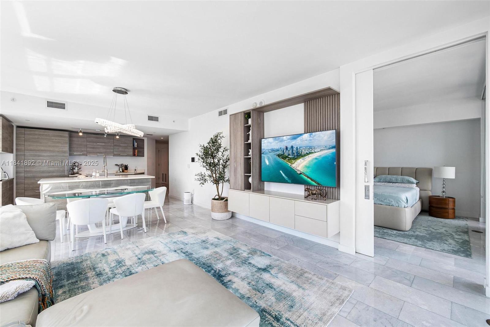 PARAISO BAY CONDO - Residential