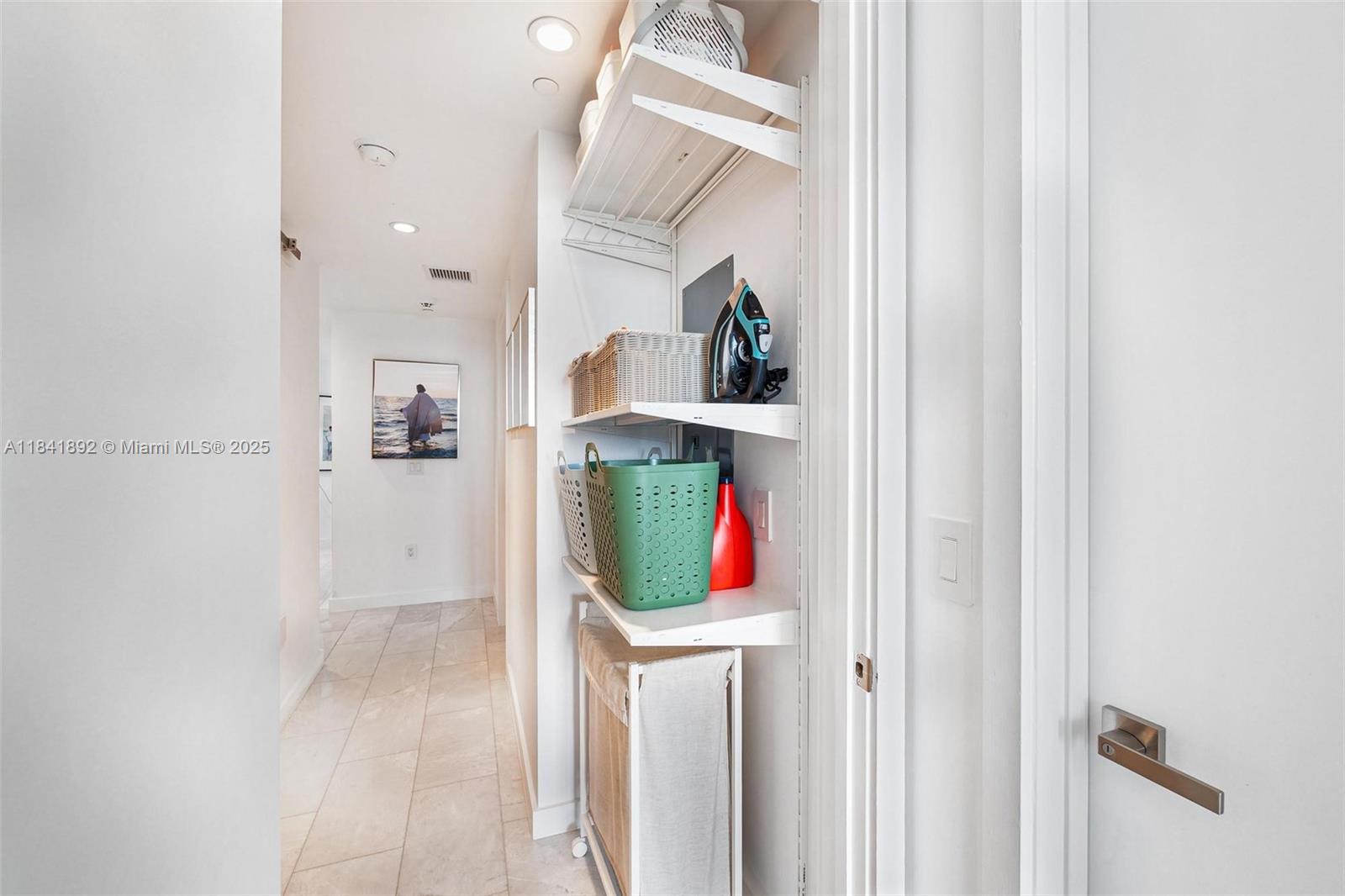 PARAISO BAY CONDO - Residential