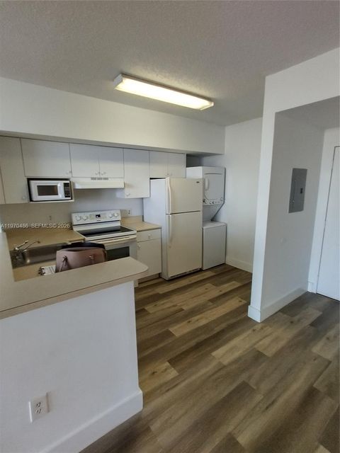 5077 NW 7th St 1405 Miami FL 33126