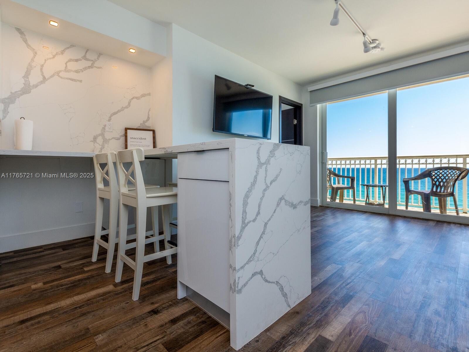 Property for Sale at 19201 Collins Ave 716, Sunny Isles Beach, Miami-Dade County, Florida - Bedrooms: 1 
Bathrooms: 1  - $375,000