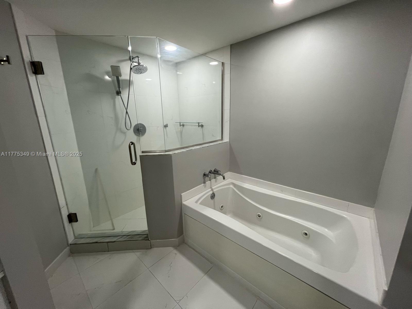 500 BRICKELL WEST CONDO - Residential