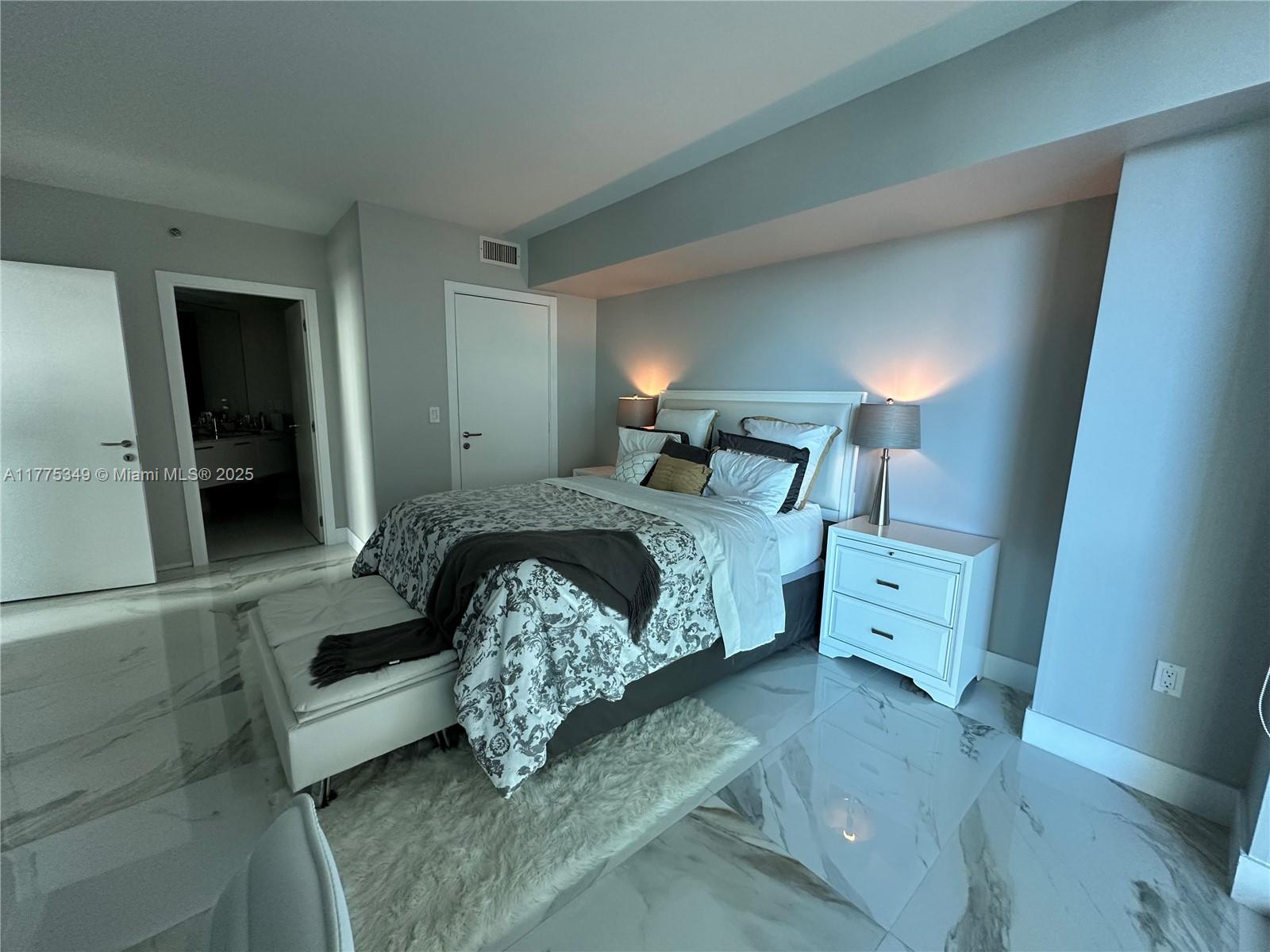 500 BRICKELL WEST CONDO - Residential