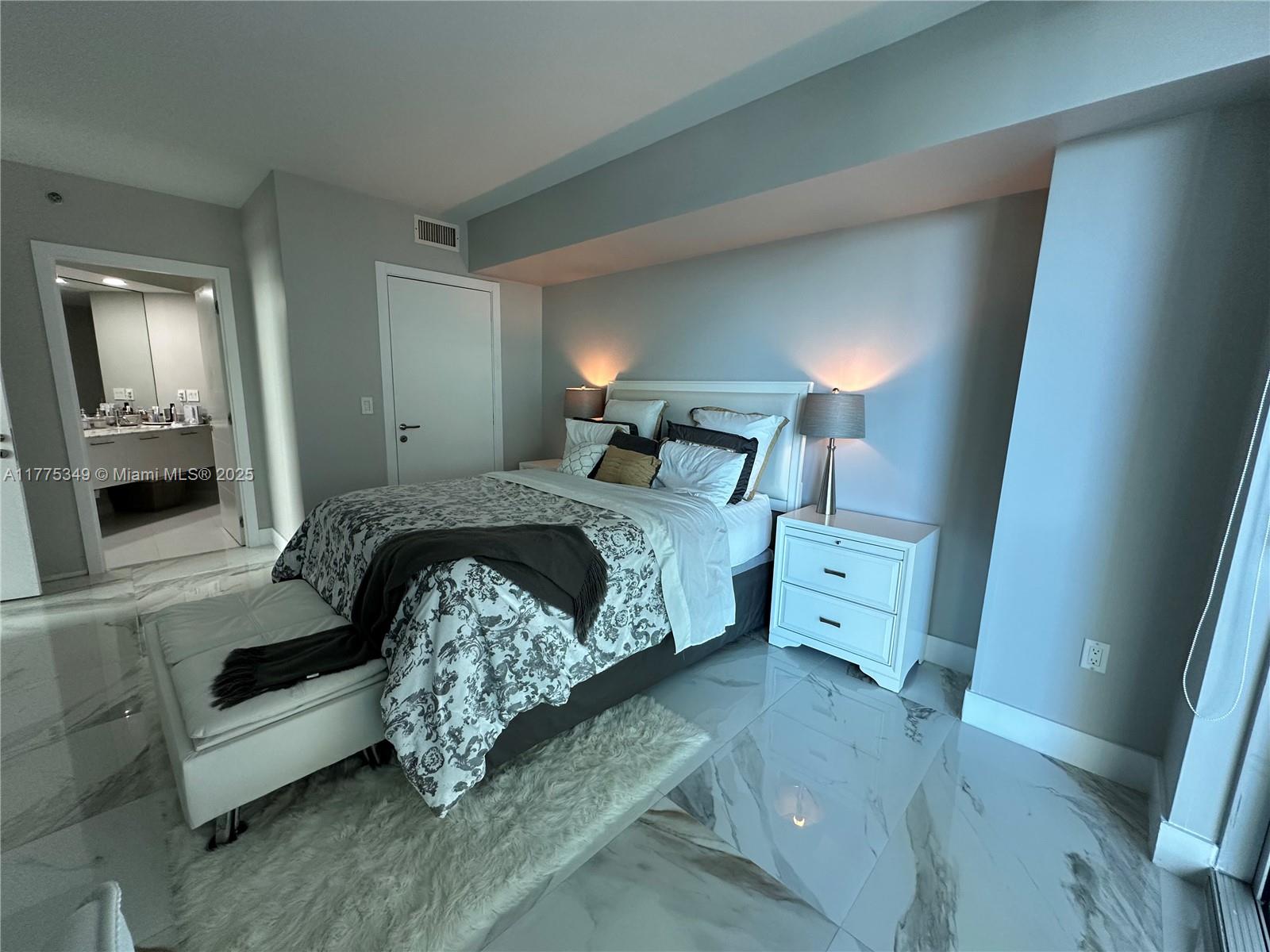 500 BRICKELL WEST CONDO - Residential