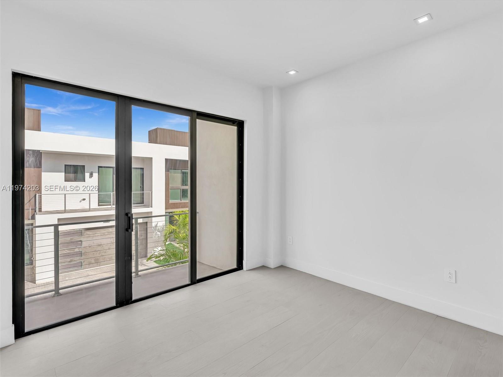 H20 DANIA BEACH - Residential