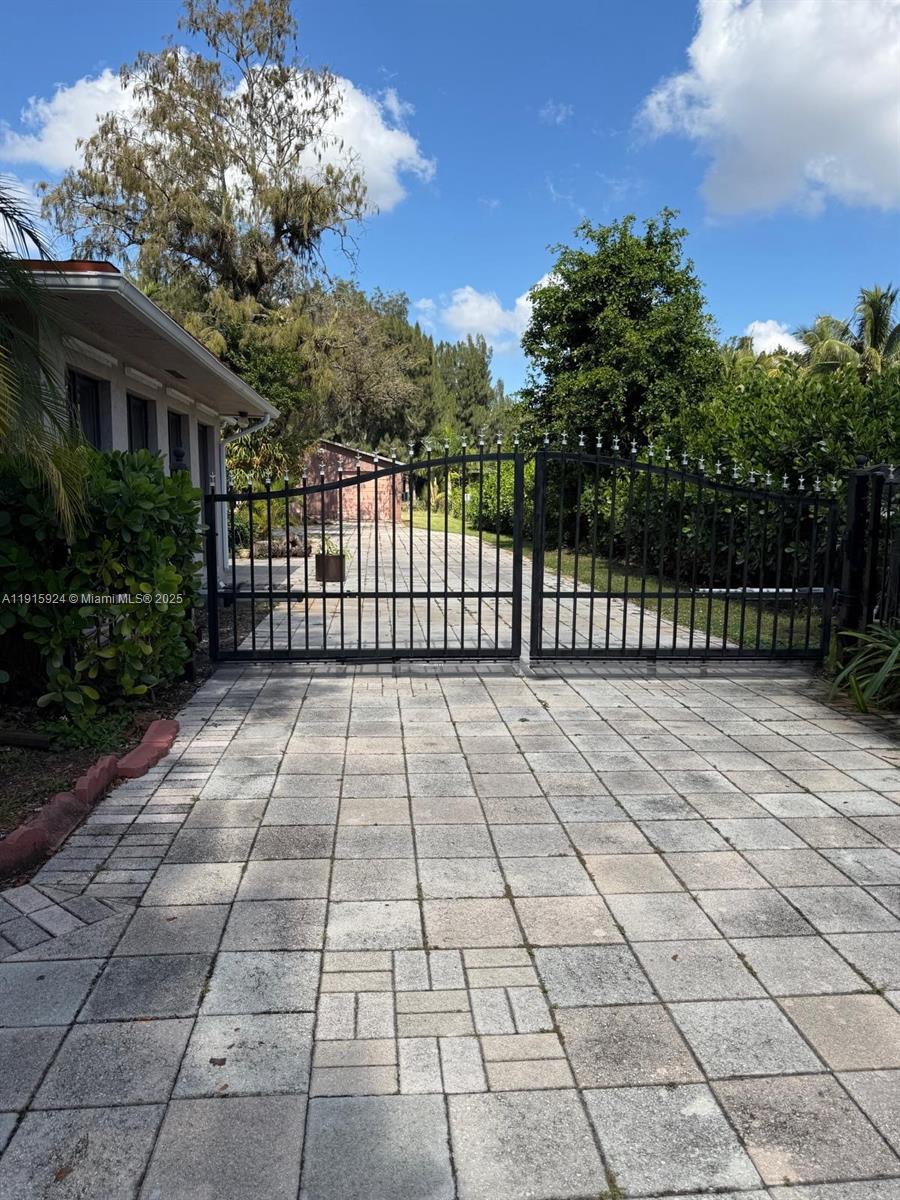 PLANTATION - Residential