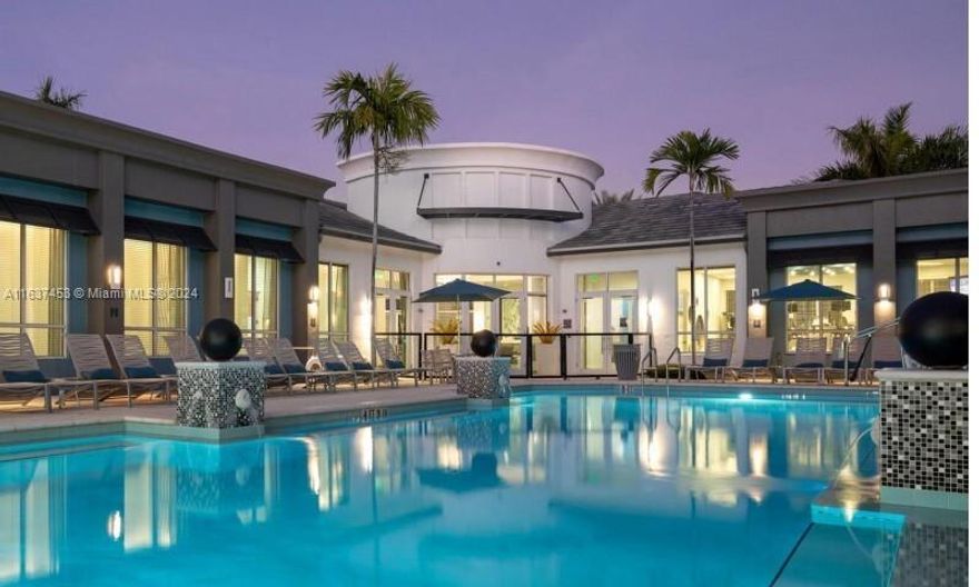 Prices, specials and availability are subject to change, contact beforehand. Multiple floor plans available. Days on Market accrued is not specific to this current plan listed. Mention The Apartment Brothers. Discover Our Luxury Apartments For Rent In Delray Beach, FL
The Franklin's apartments for rent in Delray Beach, FL are the perfect setting for high-end luxury living close to everything. Our beautiful, one-, two-, and three-bedroom apartments come in a variety of spacious, open floor plans tailored for the way you live. Each layout is designed to optimize living and storage space, so you have a place for everyone and everything in your life.