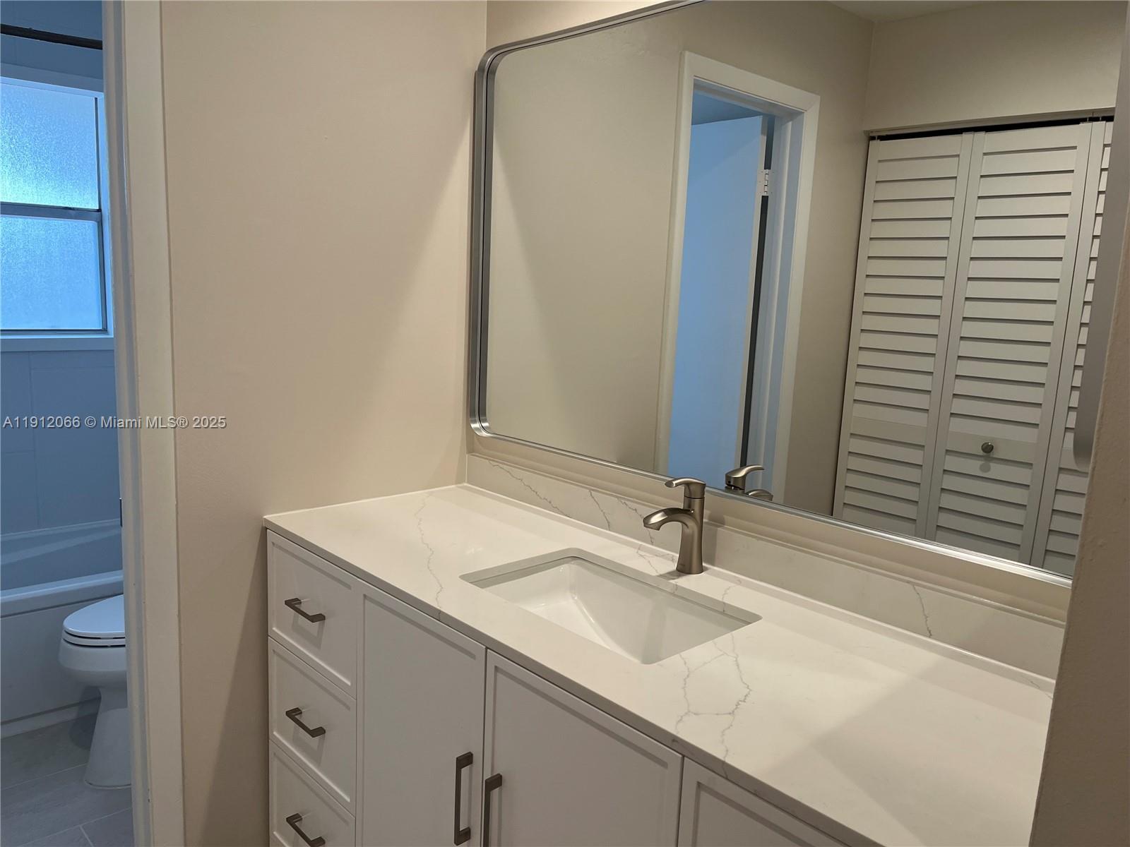 LAKEWOOD ON THE GREEN CON - Residential Lease