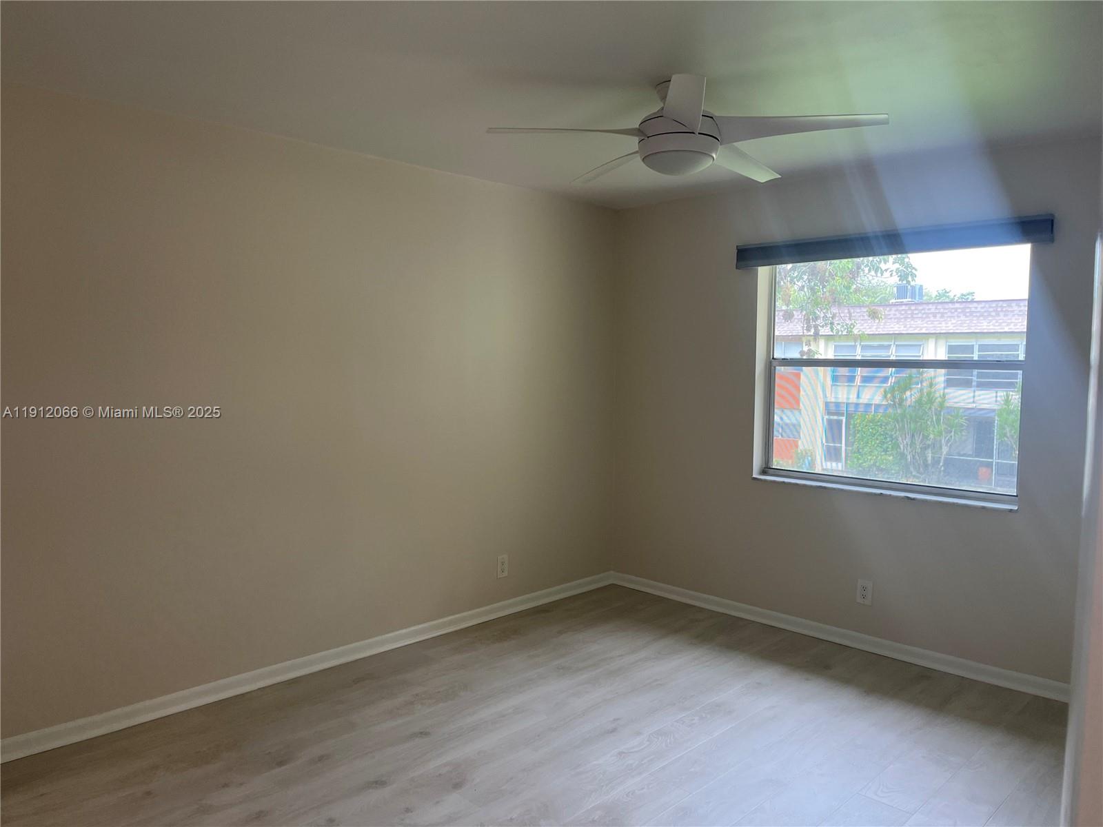 LAKEWOOD ON THE GREEN CON - Residential Lease