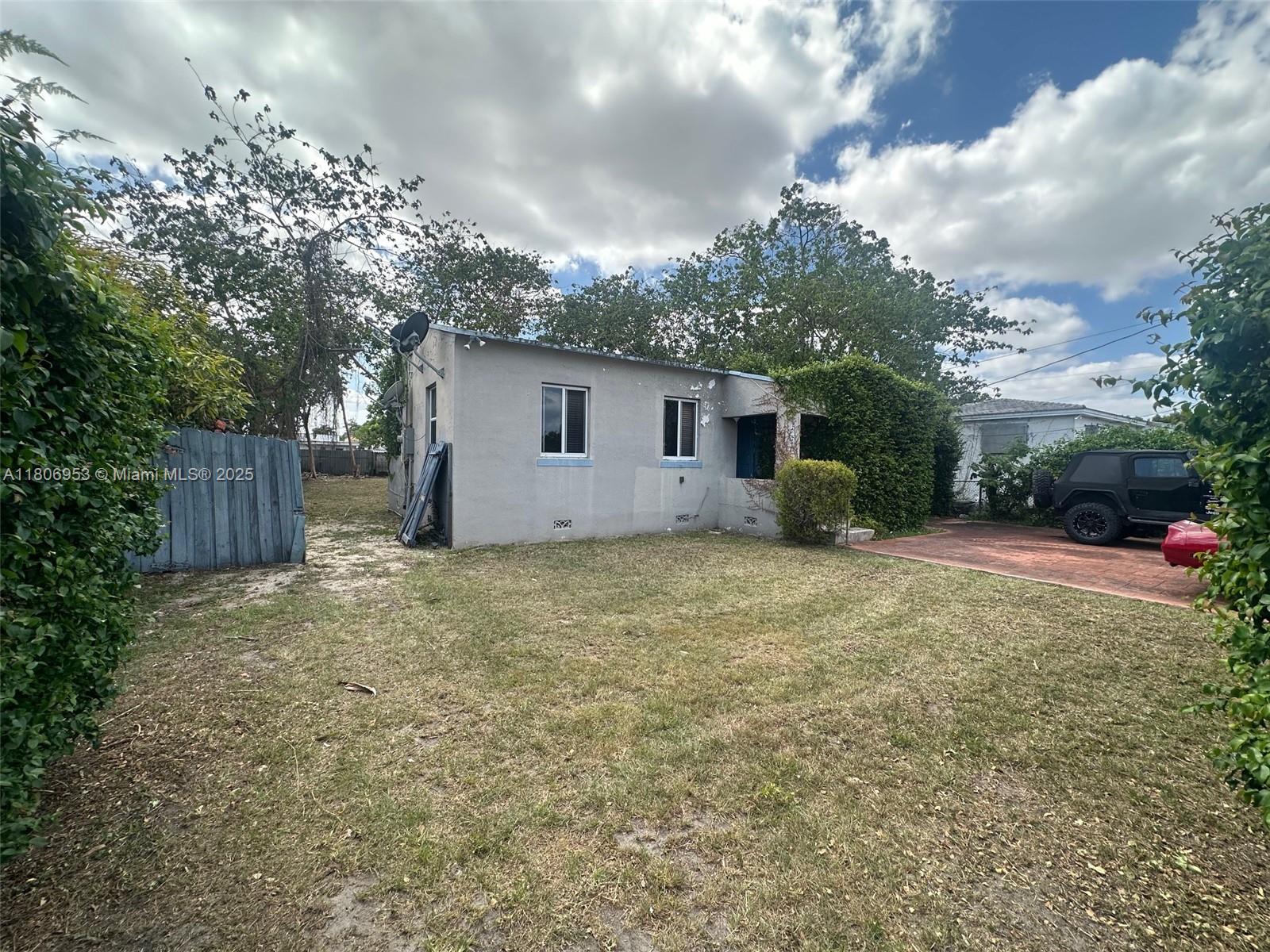 2020 SW 57th Ct