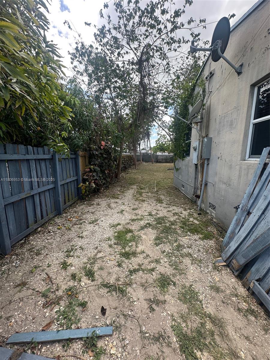 2020 SW 57th Ct