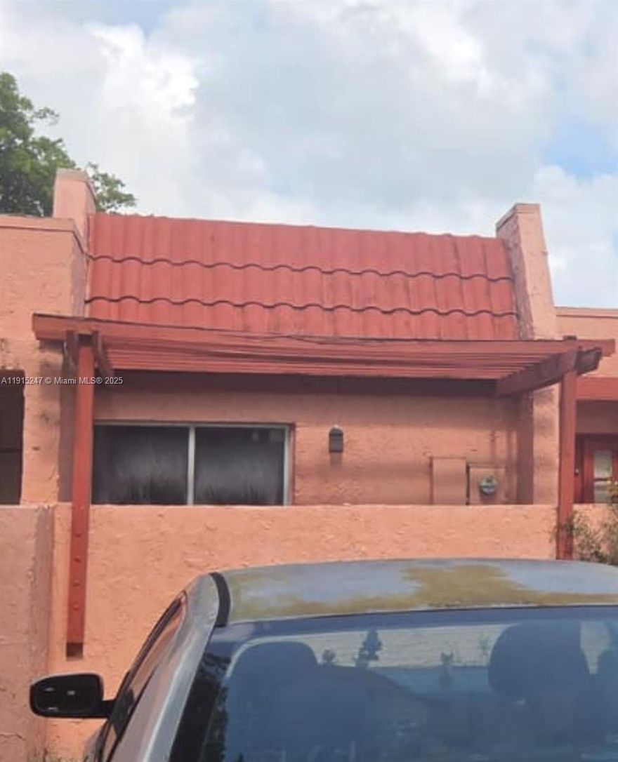 Rare opportunity.  2 bedroom 2 bathroom large villa with solid bones and huge potential to add own personal touch. Perfect for buyers looking to renovate and add value. Good location